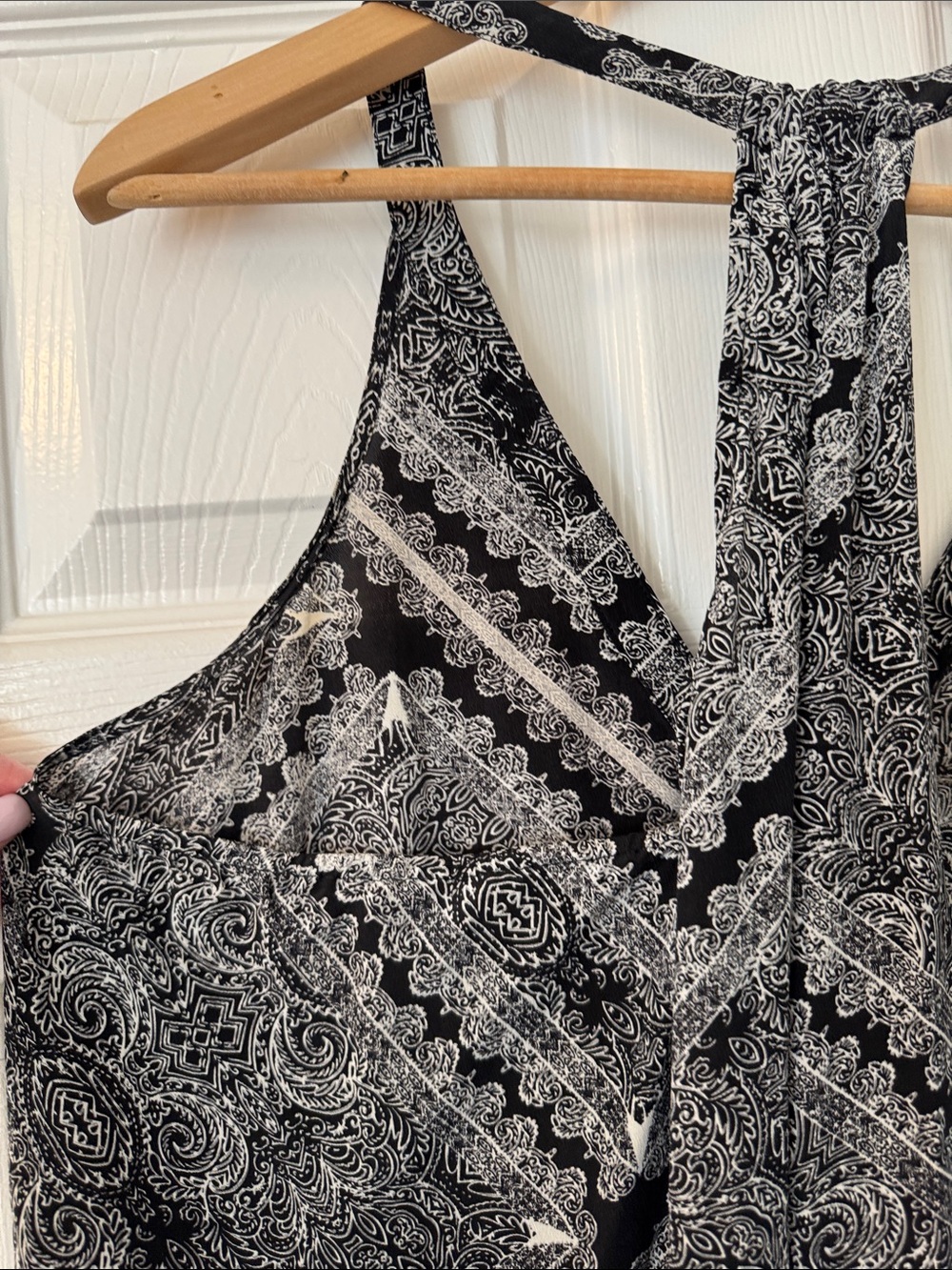 Ella Moss Black & White Paisley Racerback Tank 100% silk - Picture 5 of 12